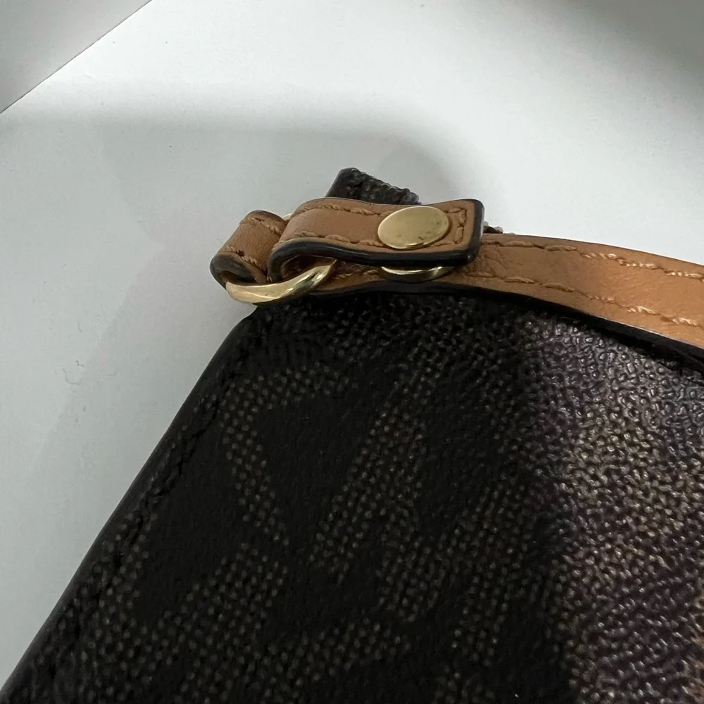 Michael Kors Brown Wristlet, wallet or insert - Picture 9 of 11
